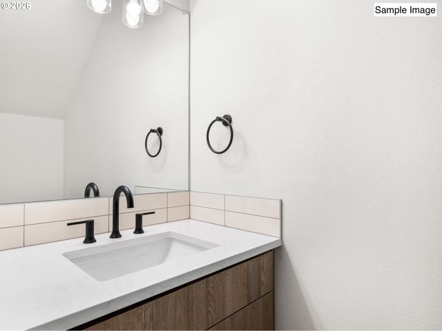 8332 N Bank St, Portland, OR 97203