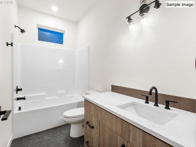 8332 N Bank St, Portland, OR 97203