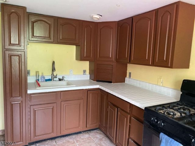 176 Margaret King Ave, Ringwood Boro, NJ 07456