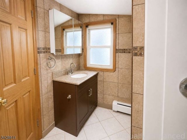 176 Margaret King Ave, Ringwood Boro, NJ 07456