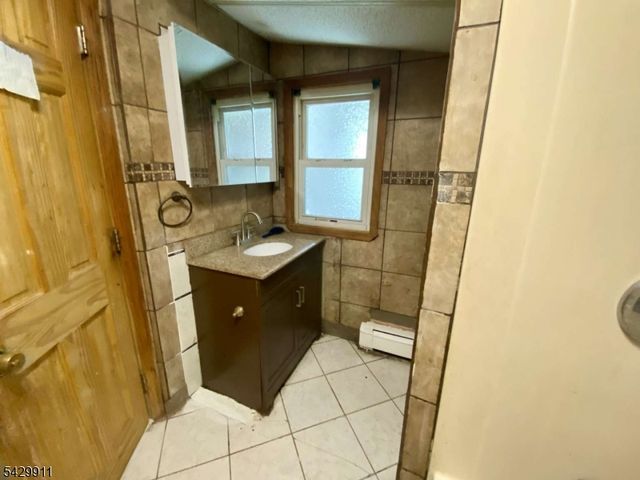 176 Margaret King Ave, Ringwood Boro, NJ 07456