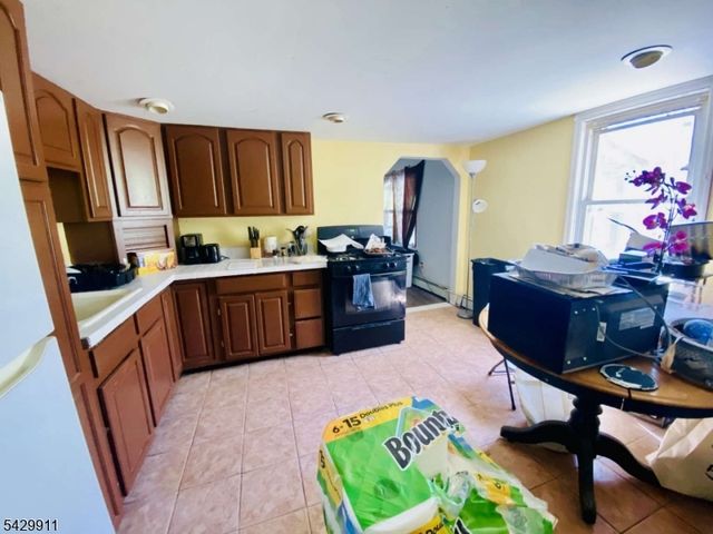 176 Margaret King Ave, Ringwood Boro, NJ 07456