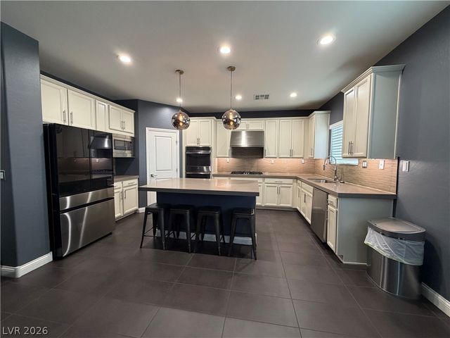 7778 Ebro Valley Court, Las Vegas, NV 89113