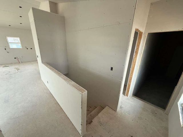 5043 N Toben Dr, Bel Aire, KS 67226