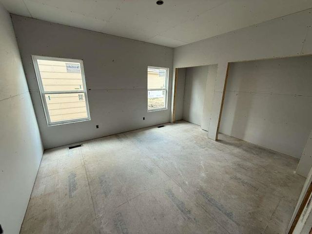 5043 N Toben Dr, Bel Aire, KS 67226