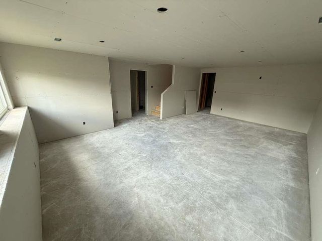 5043 N Toben Dr, Bel Aire, KS 67226