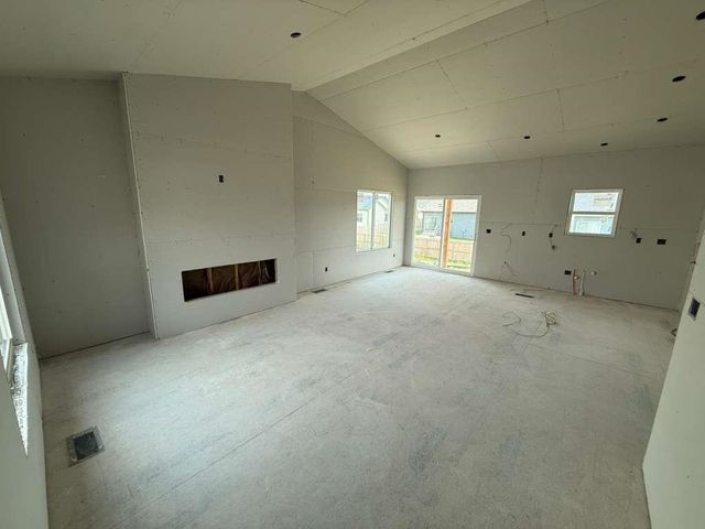 5043 N Toben Dr, Bel Aire, KS 67226