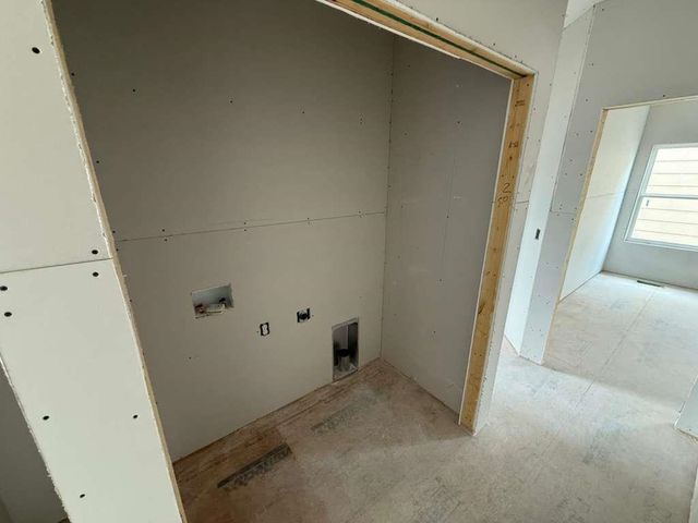 5043 N Toben Dr, Bel Aire, KS 67226