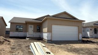 5043 N Toben Dr, Bel Aire, KS 67226