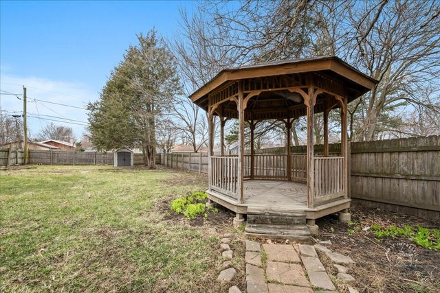 506 N Garfield Street, Lombard, IL 60148