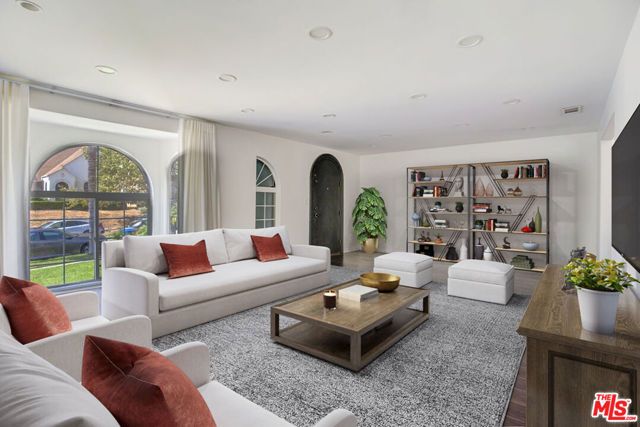 2228 Nella Vista Avenue, Los Angeles, CA 90027
