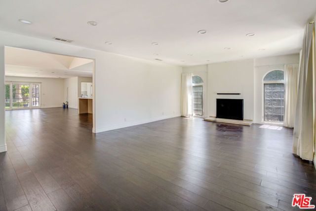 2228 Nella Vista Avenue, Los Angeles, CA 90027