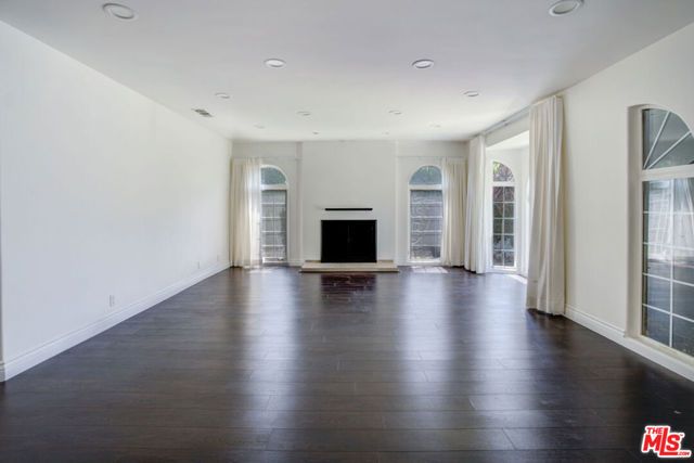 2228 Nella Vista Avenue, Los Angeles, CA 90027