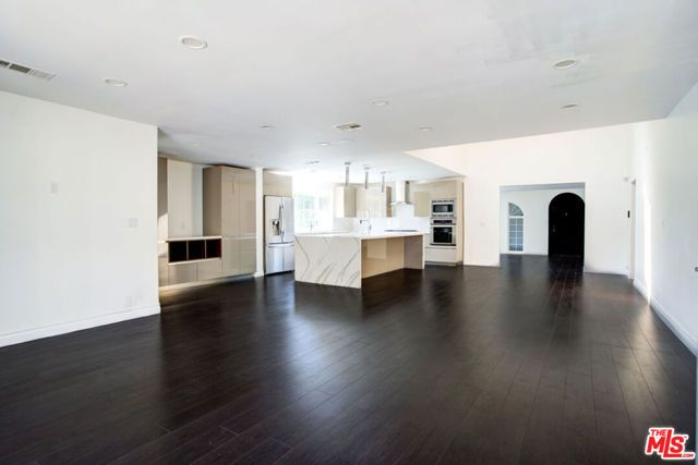 2228 Nella Vista Avenue, Los Angeles, CA 90027