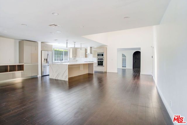 2228 Nella Vista Avenue, Los Angeles, CA 90027