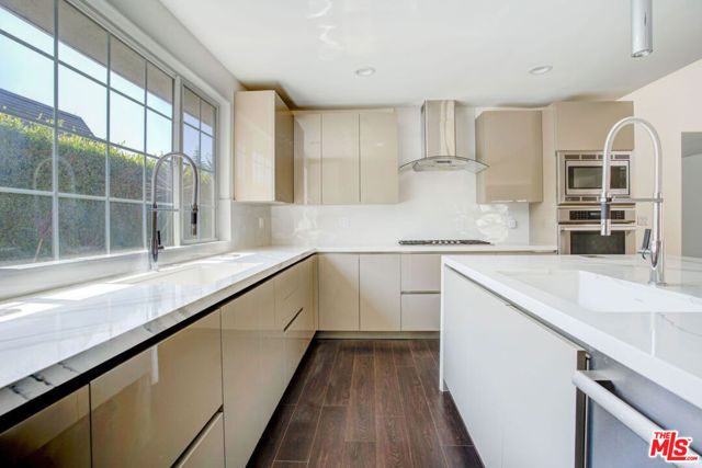 2228 Nella Vista Avenue, Los Angeles, CA 90027