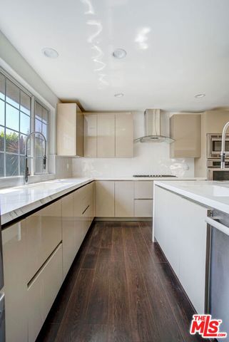 2228 Nella Vista Avenue, Los Angeles, CA 90027