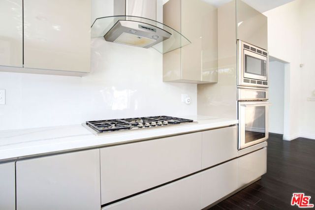 2228 Nella Vista Avenue, Los Angeles, CA 90027