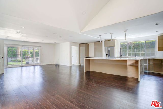 2228 Nella Vista Avenue, Los Angeles, CA 90027