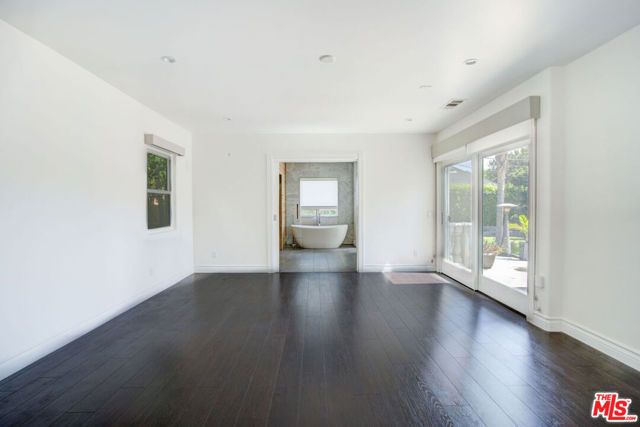 2228 Nella Vista Avenue, Los Angeles, CA 90027