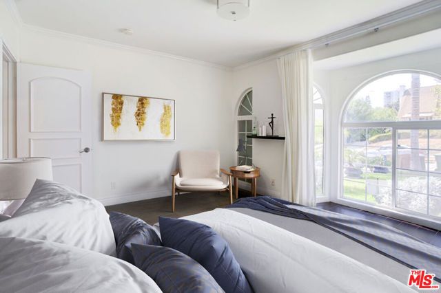 2228 Nella Vista Avenue, Los Angeles, CA 90027