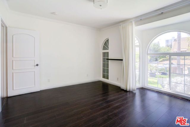 2228 Nella Vista Avenue, Los Angeles, CA 90027