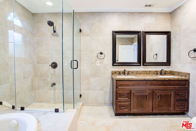 2228 Nella Vista Avenue, Los Angeles, CA 90027