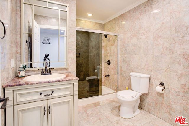 2228 Nella Vista Avenue, Los Angeles, CA 90027