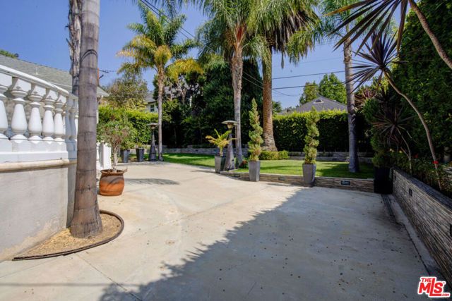 2228 Nella Vista Avenue, Los Angeles, CA 90027
