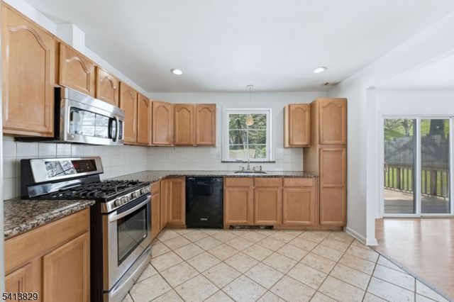 105 Hillside Ter, Lebanon Twp., NJ 07830