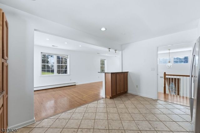 105 Hillside Ter, Lebanon Twp., NJ 07830