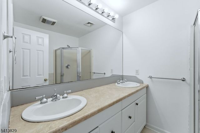 105 Hillside Ter, Lebanon Twp., NJ 07830