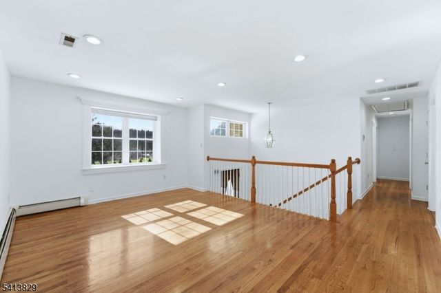 105 Hillside Ter, Lebanon Twp., NJ 07830