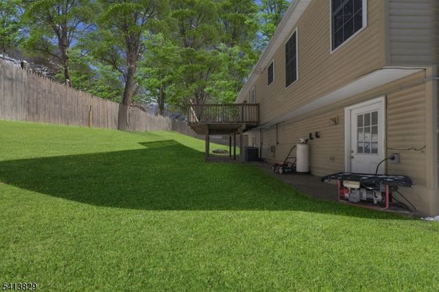 105 Hillside Ter, Lebanon Twp., NJ 07830