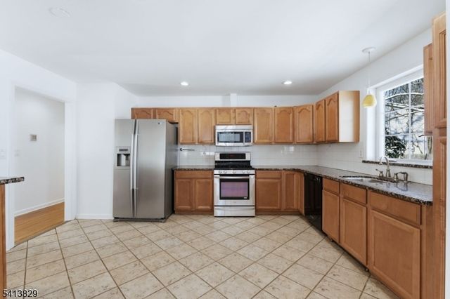 105 Hillside Ter, Lebanon Twp., NJ 07830