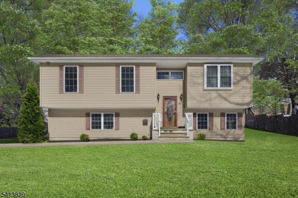 105 Hillside Ter, Lebanon Twp., NJ 07830