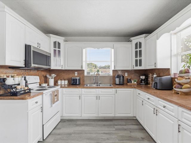 827 SW 3rd Street, Florida City, FL 33034