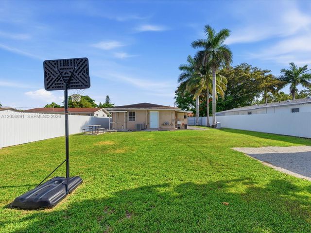 827 SW 3rd Street, Florida City, FL 33034