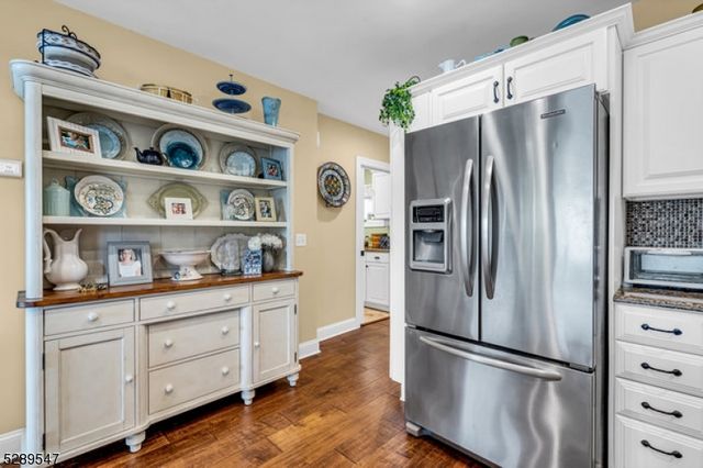 423 Lakeside Blvd, Hopatcong Boro, NJ 07843