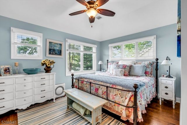 423 Lakeside Blvd, Hopatcong Boro, NJ 07843