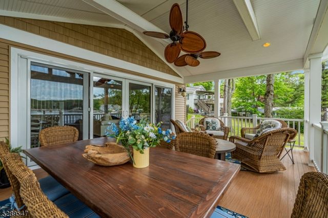 423 Lakeside Blvd, Hopatcong Boro, NJ 07843