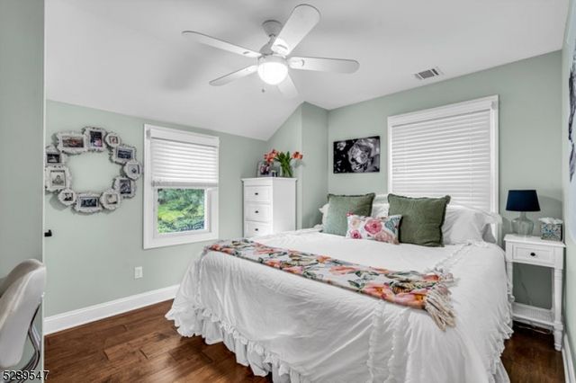 423 Lakeside Blvd, Hopatcong Boro, NJ 07843