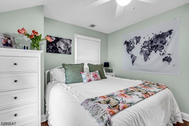 423 Lakeside Blvd, Hopatcong Boro, NJ 07843