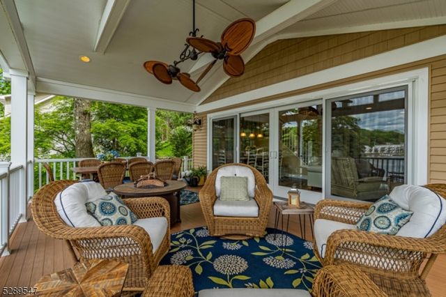 423 Lakeside Blvd, Hopatcong Boro, NJ 07843