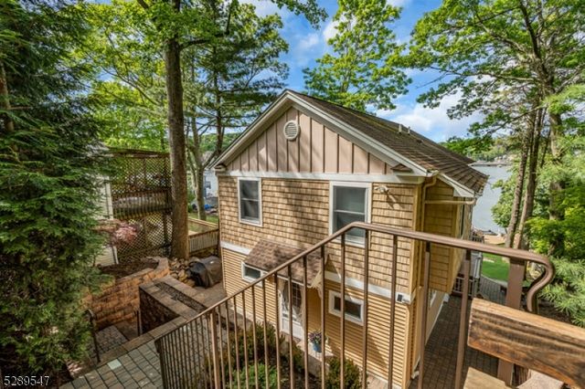 423 Lakeside Blvd, Hopatcong Boro, NJ 07843