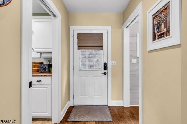 423 Lakeside Blvd, Hopatcong Boro, NJ 07843