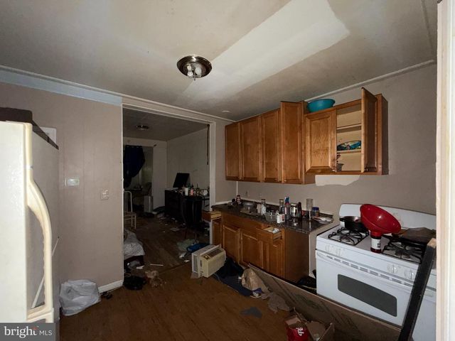 2826 E MONUMENT ST, Baltimore, MD 21205