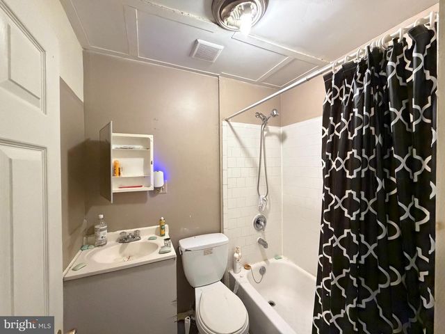 2826 E MONUMENT ST, Baltimore, MD 21205