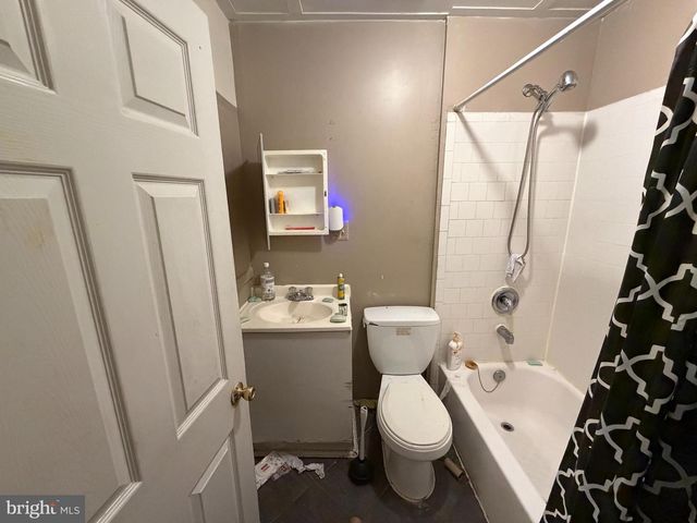 2826 E MONUMENT ST, Baltimore, MD 21205