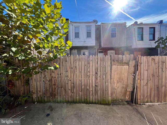 2826 E MONUMENT ST, Baltimore, MD 21205